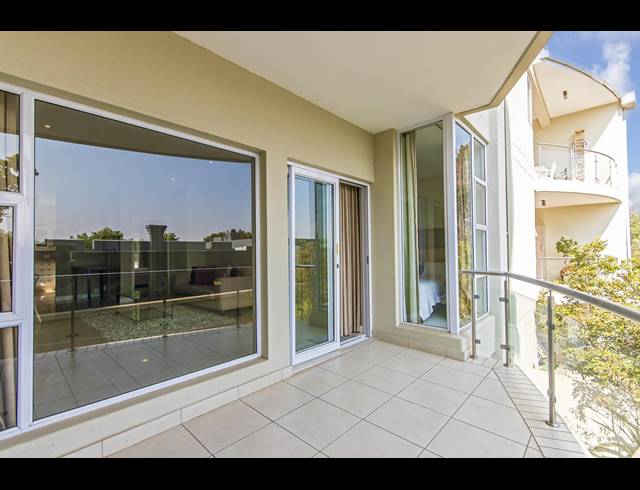 2 BEDROOM APARTMENT SOLD IN PARKTOWN NORTH
